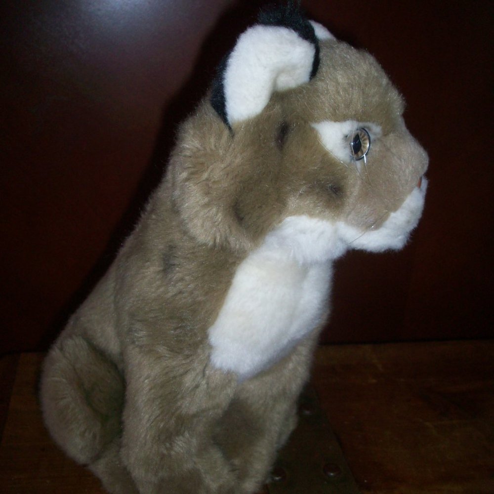 BOBCAT Stuffed Animal Cabin Critter Plush 2002 Realistic Vintage Cat RETIRED